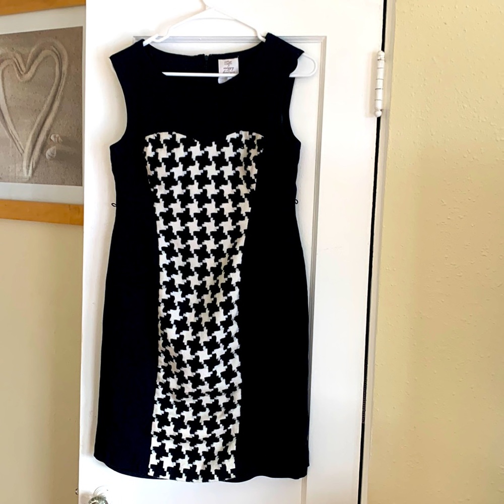A Pea in the Pod Houndstooth Dress